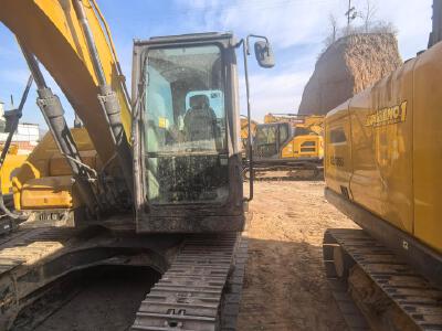 徐工XE135G履帶式挖掘機