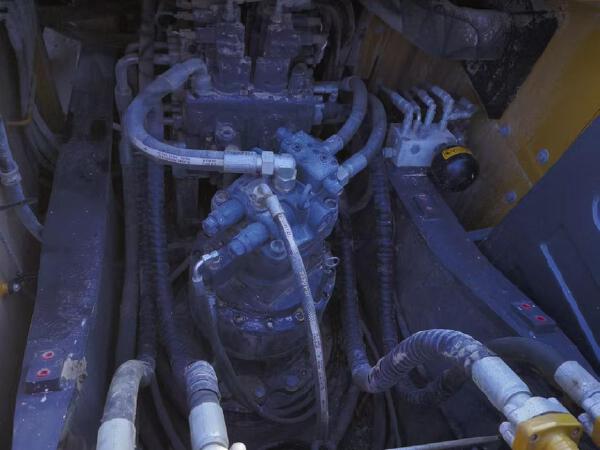 徐工XE200GH履带式挖掘机