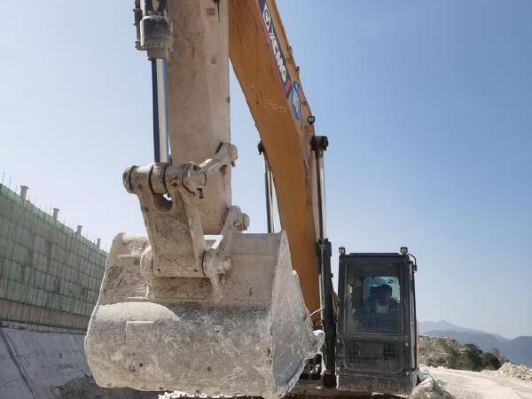 徐工XE380GK履带式挖掘机