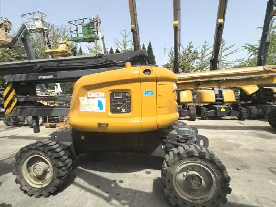 徐工GTBZ18A1曲臂式高空作業平臺