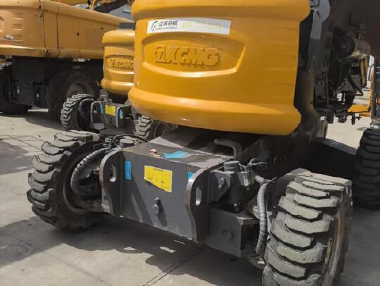 徐工GTBZ18A1曲臂式高空作業平臺