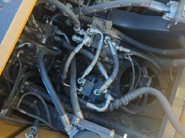 徐工XE600DK MAX履帶式挖掘機