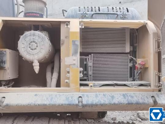 徐工XE270DK履帶式挖掘機