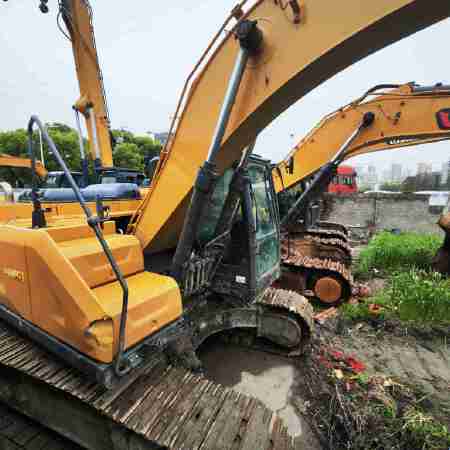 徐工XE200GA履带式挖掘机