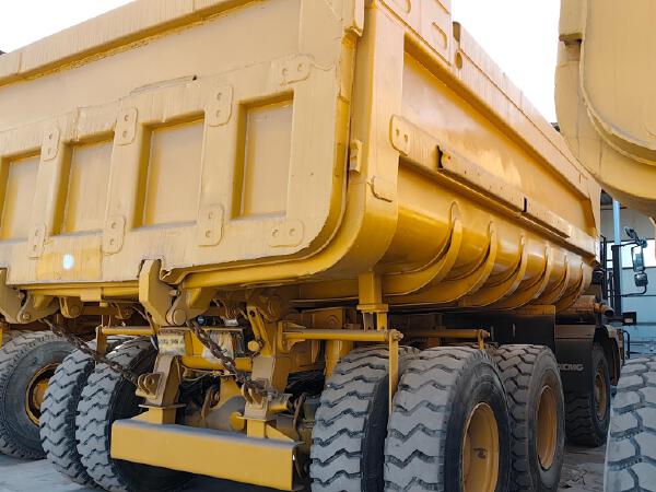 徐工XDM80寬體車