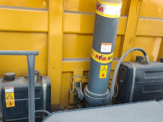 徐工XDM80寬體車