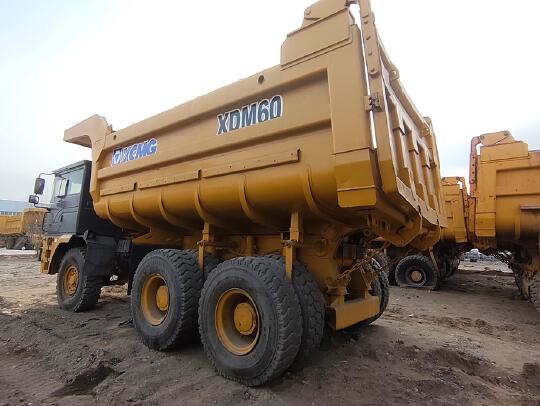 徐工XDM80寬體車