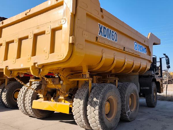 徐工XDM80寬體車