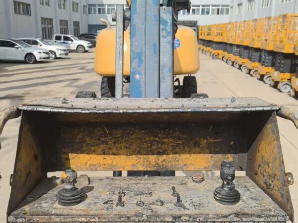 徐工GTBZ22S直臂式高空作業(yè)平臺