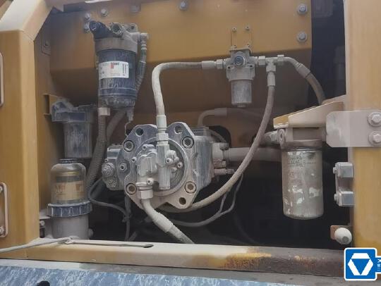 徐工XE270DK履帶式挖掘機