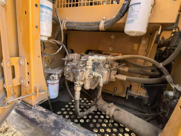 徐工XE135G履帶式挖掘機