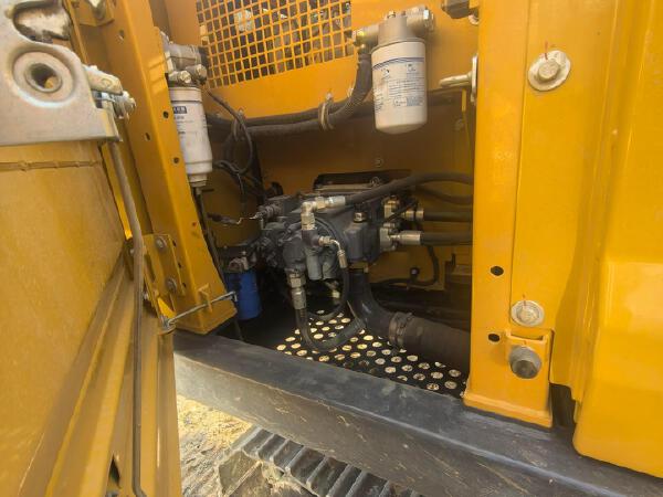 徐工XE135G履帶式挖掘機