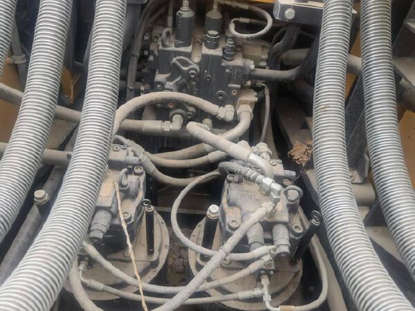 徐工XE650GK履带式挖掘机