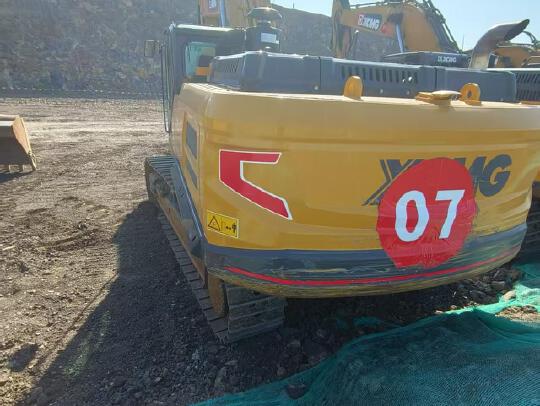 徐工XE380GK履帶式挖掘機