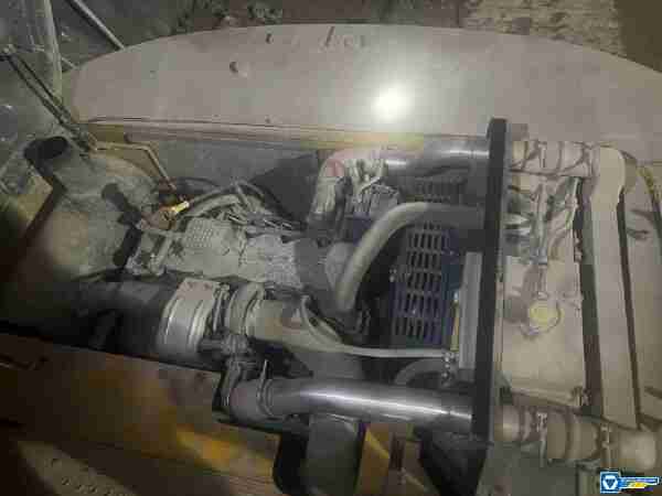 徐工XE270DK履帶式挖掘機(jī)