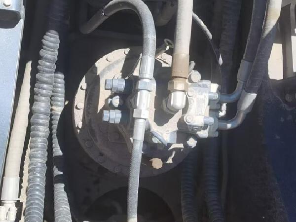 徐工XE550DK履帶式挖掘機(jī)