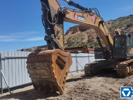 徐工XE550DK履帶式挖掘機(jī)