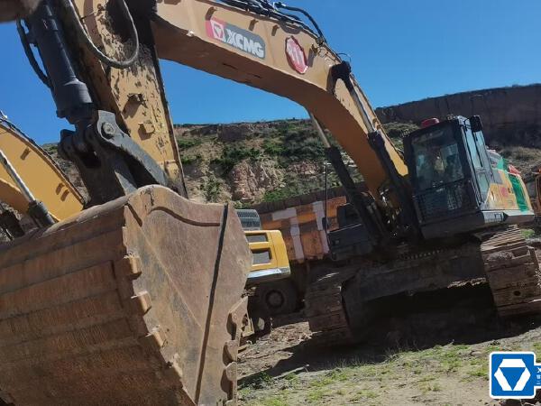 徐工XE550DK履帶式挖掘機