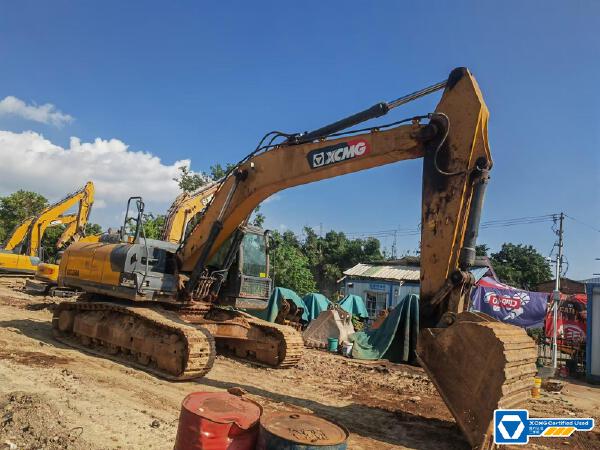 徐工XE310DA履帶式挖掘機