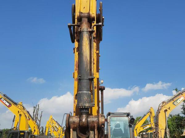 徐工XE310DA履帶式挖掘機