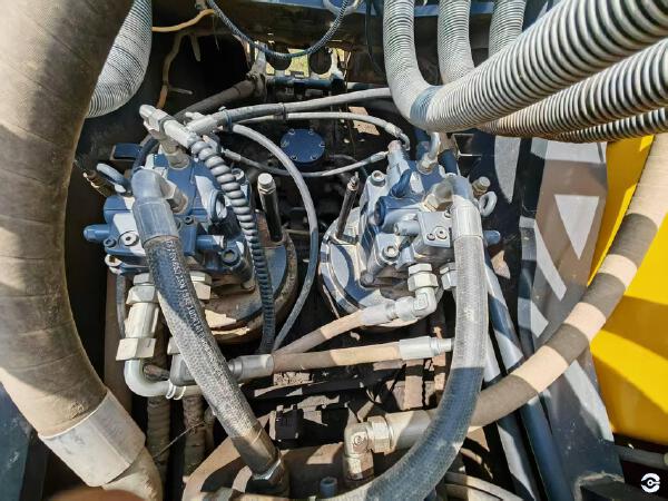 徐工XE690DK履带式挖掘机