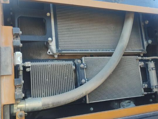 徐工XE490DK履带式挖掘机