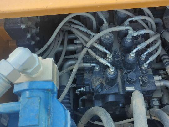 徐工XE490DK履帶式挖掘機