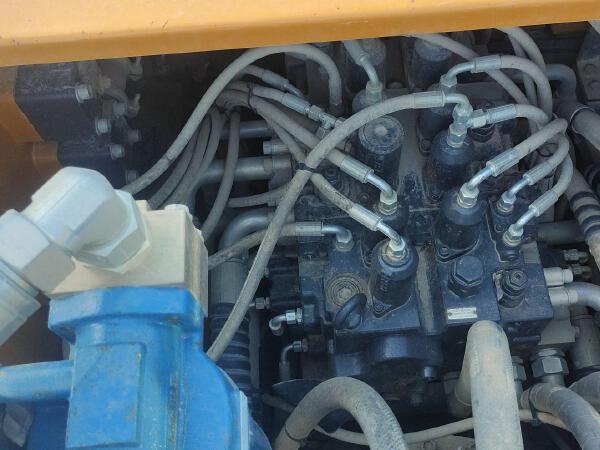 徐工XE490DK履帶式挖掘機