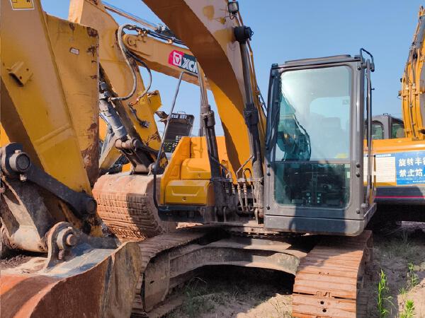 徐工XE135G履带式挖掘机