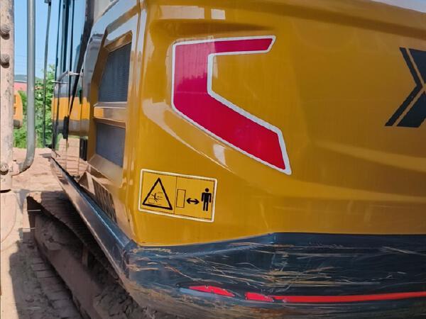 徐工XE135G履带式挖掘机