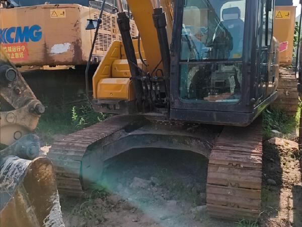 徐工XE135G履带式挖掘机