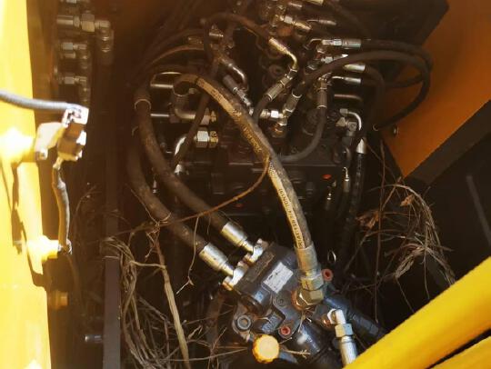 徐工XE135G履带式挖掘机