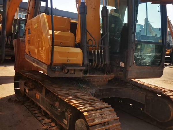 徐工XE135G履带式挖掘机