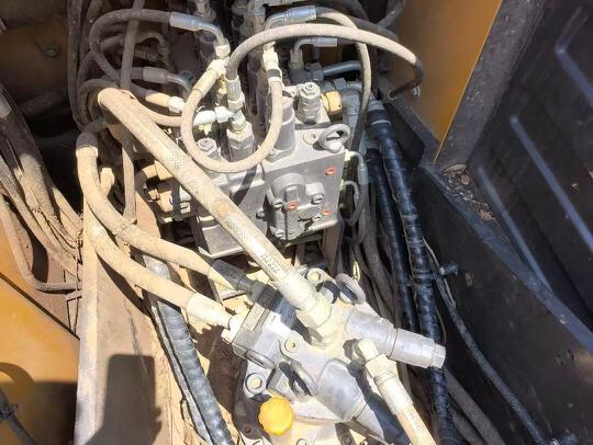 徐工XE135G履帶式挖掘機