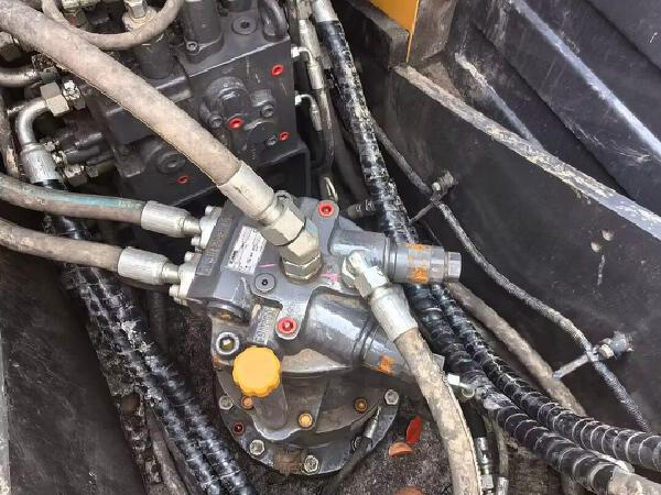 徐工XE135G履帶式挖掘機