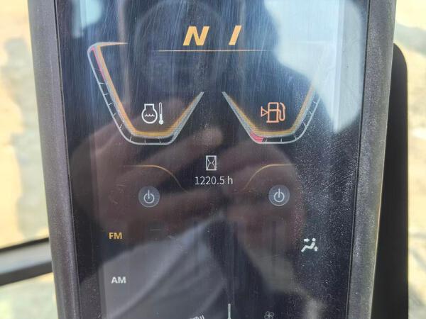 徐工XE135G履帶式挖掘機(jī)