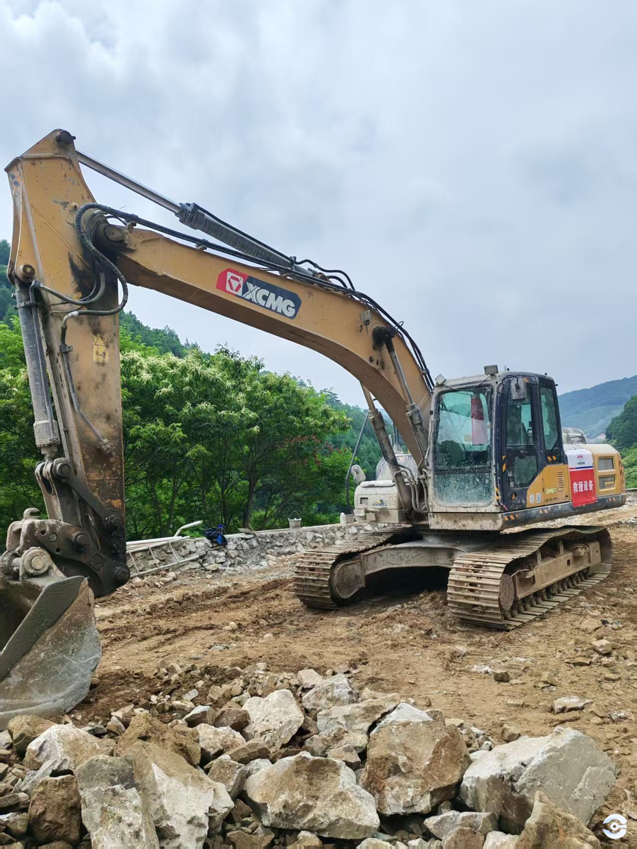 徐工XE205DA履帶式挖掘機