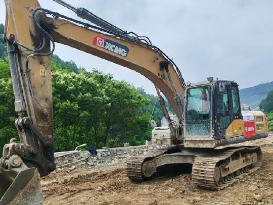 徐工XE205DA履帶式挖掘機