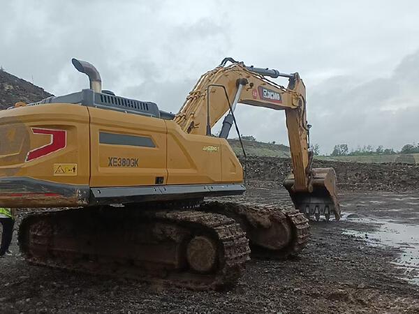 徐工XE380GK履带式挖掘机
