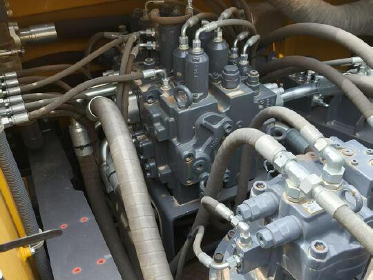 徐工XE380GK履帶式挖掘機