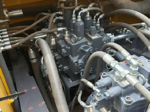 徐工XE380GK履帶式挖掘機