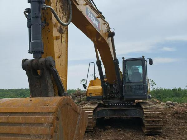 徐工XE380GK履帶式挖掘機