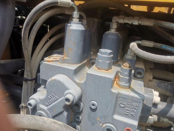 徐工XE690DK履帶式挖掘機(jī)