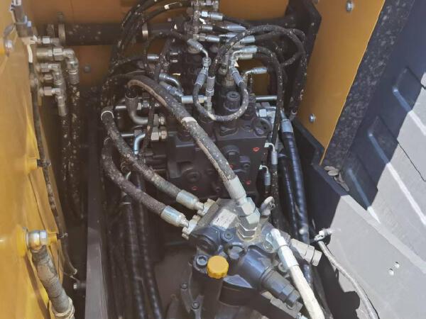 徐工XE135G履帶式挖掘機