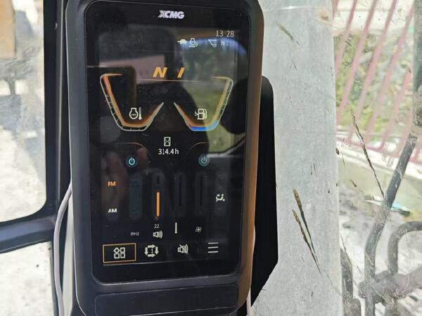 徐工XE135G履帶式挖掘機