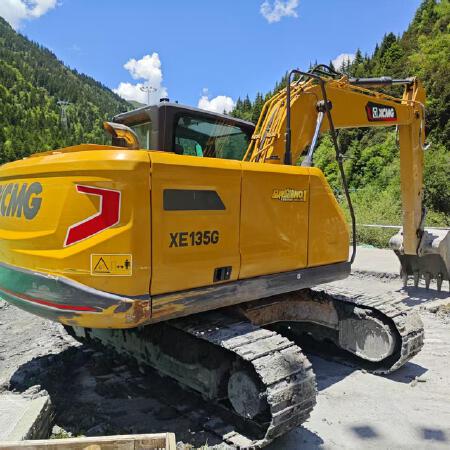 徐工XE135G履带式挖掘机