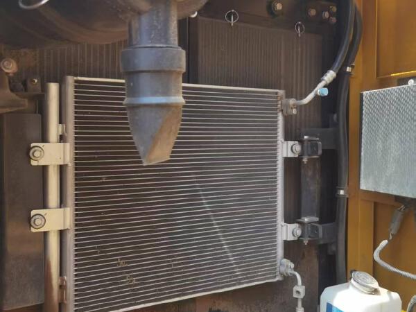 徐工XE135G履带式挖掘机