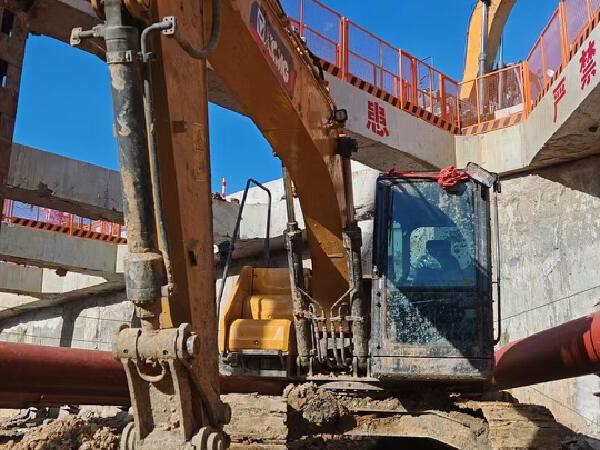 徐工XE135G履帶式挖掘機