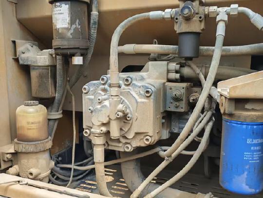 徐工XE205DA履带式挖掘机