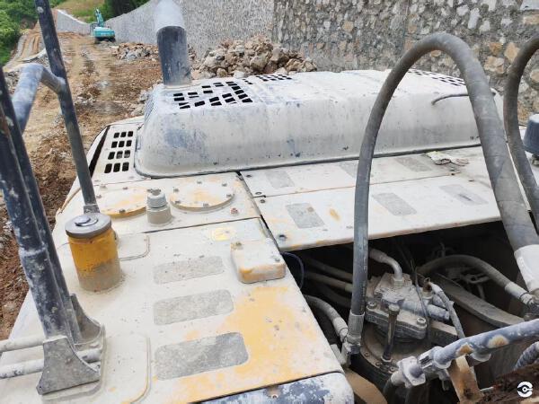 徐工XE205DA履带式挖掘机